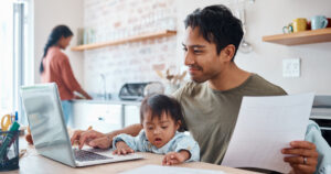 DMLO-father-and-kid-planning-future-at-computer-V2